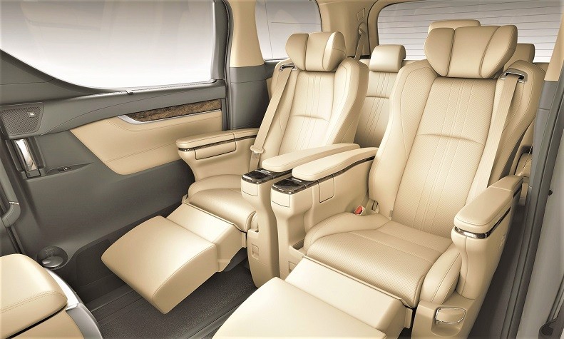 全車配備Semi-Aniline頂級真皮座椅。