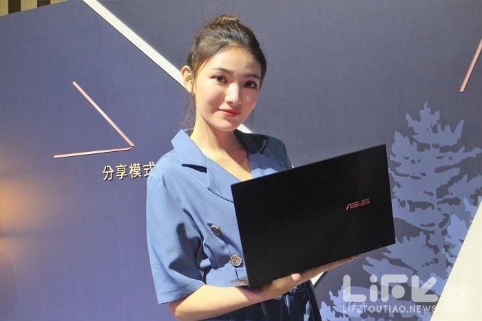 華碩發表世界最薄OLED翻轉筆電 ZenBook Flip S及ZenBook S。（圖／柯宗鑫）