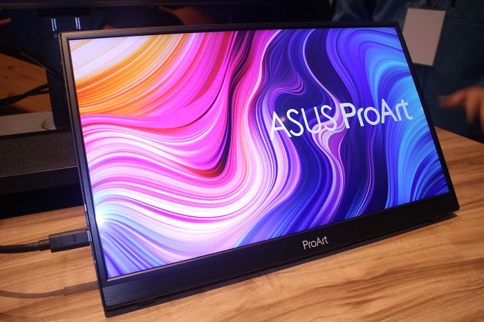 ASUS ProArt Display PA148CTV （圖／柯宗鑫攝）