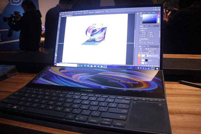 ASUS ZenBook Pro Duo 15 OLED (UX582)（圖／柯宗鑫攝）