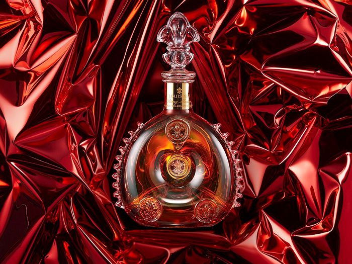路易十三水晶瓶身可以雋刻示愛密碼，成為獨一無二的珍貴紀念。